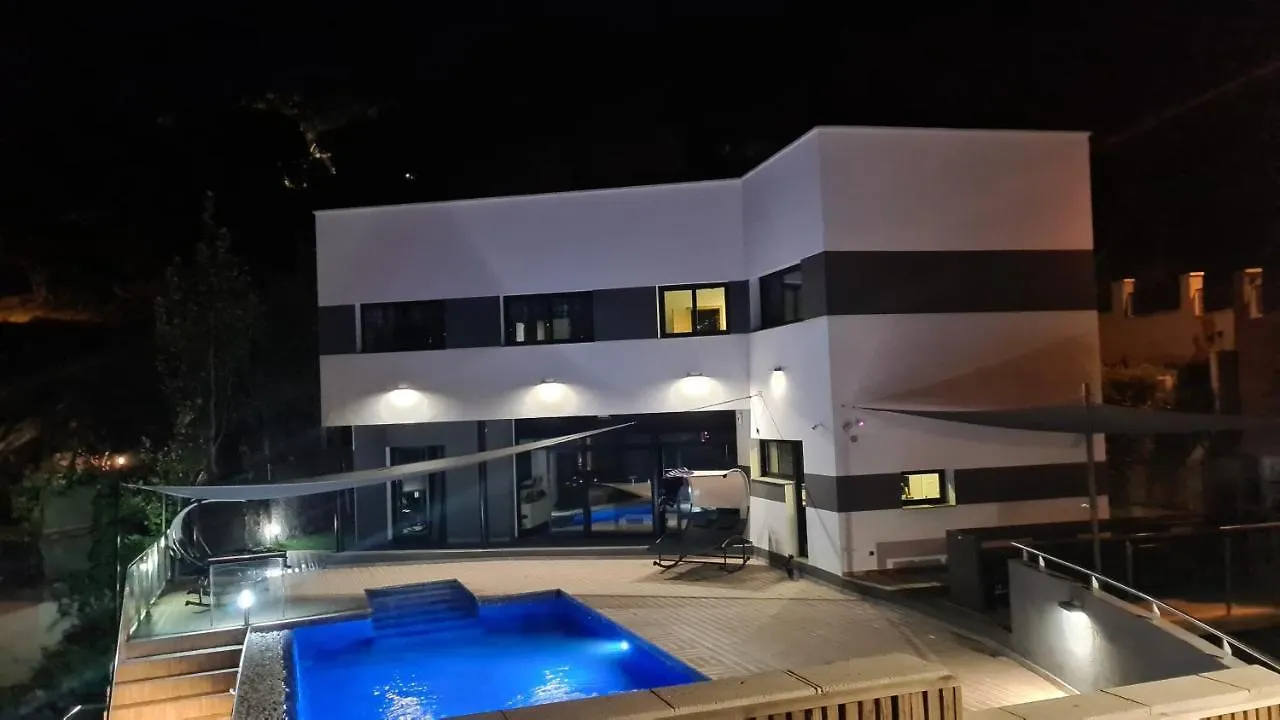 Family-Friendly Villa In Lloret De Mar With Private Pool Spagna
